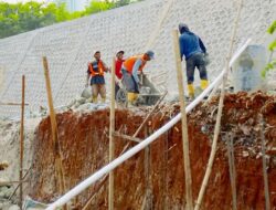 Turap Kali Mampang Diperbaiki, Antisipasi Banjir Sebelum Musim Hujan