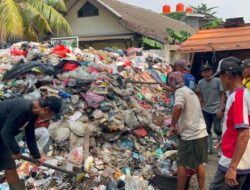 Sampah Menumpuk di Kedaung Kaliangke, Warga Khawatir Picu Banjir