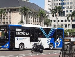 Demo di Depan DPR, Sejumlah Rute Transjakarta Dialihkan dan Dihentikan Sementara