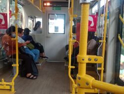 Penumpang Diturunkan dari Transjakarta karena Bau Menyengat, Ini Penjelasan Resminya
