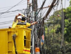 Kabel Menjuntai Mengancam Pengguna Jalan, Jakarta Masifkan Gerakan 5M